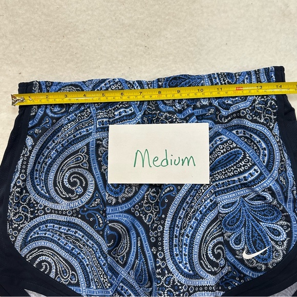 Women’s Nike Dri Fit Paisley Shorts - Picture 12 of 14